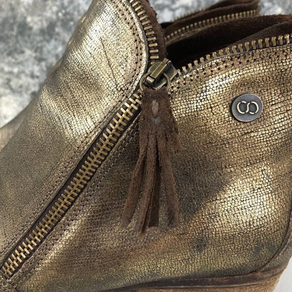 Coque Terra Women's SIze 40 Gold Metallic Zipper Detail Block Heel Ankle Booties - Picture 5 of 15
